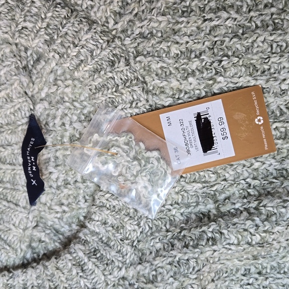 Denver Hayes green & cream thick cozy knit long sleeve sweater, size medium, NWT - Picture 8 of 9